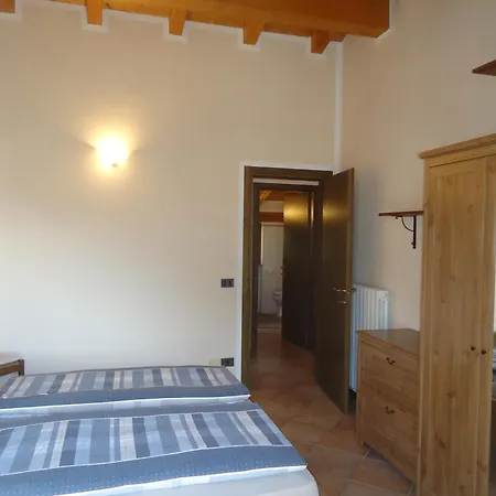 Casa Carla, Bis 4 Personen, Garten, Balkon Mit Blick Auf Den Und Berge * Crone