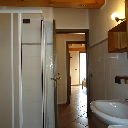 Casa Carla, Bis 4 Personen, Garten, Balkon Mit Blick Auf Den Und Berge Apartment Crone