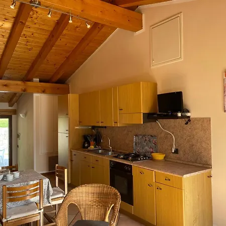 Casa Carla, Bis 4 Personen, Garten, Balkon Mit Blick Auf Den Und Berge Apartment *